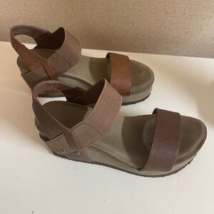 Hocus Pocus wedge sandals